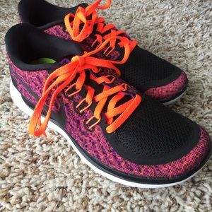 Women's Nike Free 5.0 Running shoes. Size 7