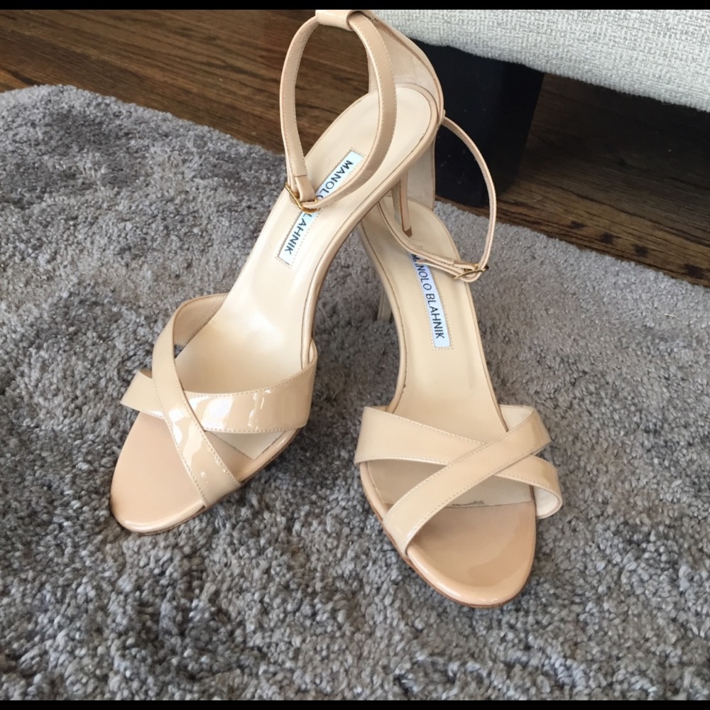 Manolo Blahnik Nude patent heels