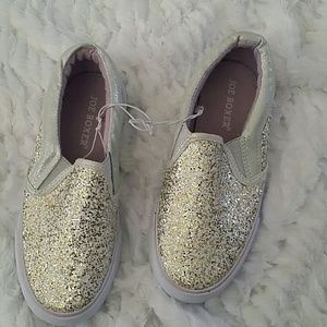 Joe boxer slip on sneakers