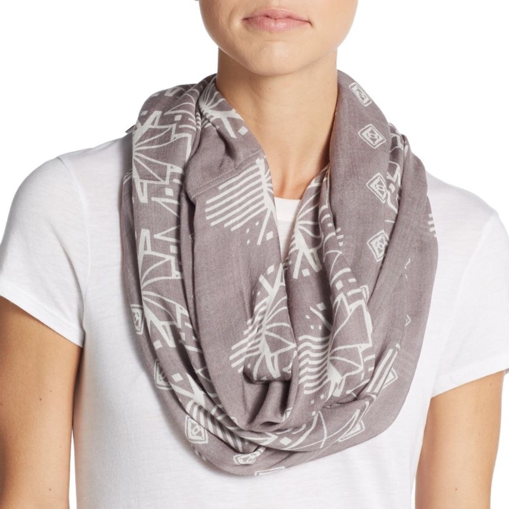 ANTHROPOLOGIE ELIZABETH GILLET INFINITY SCARF