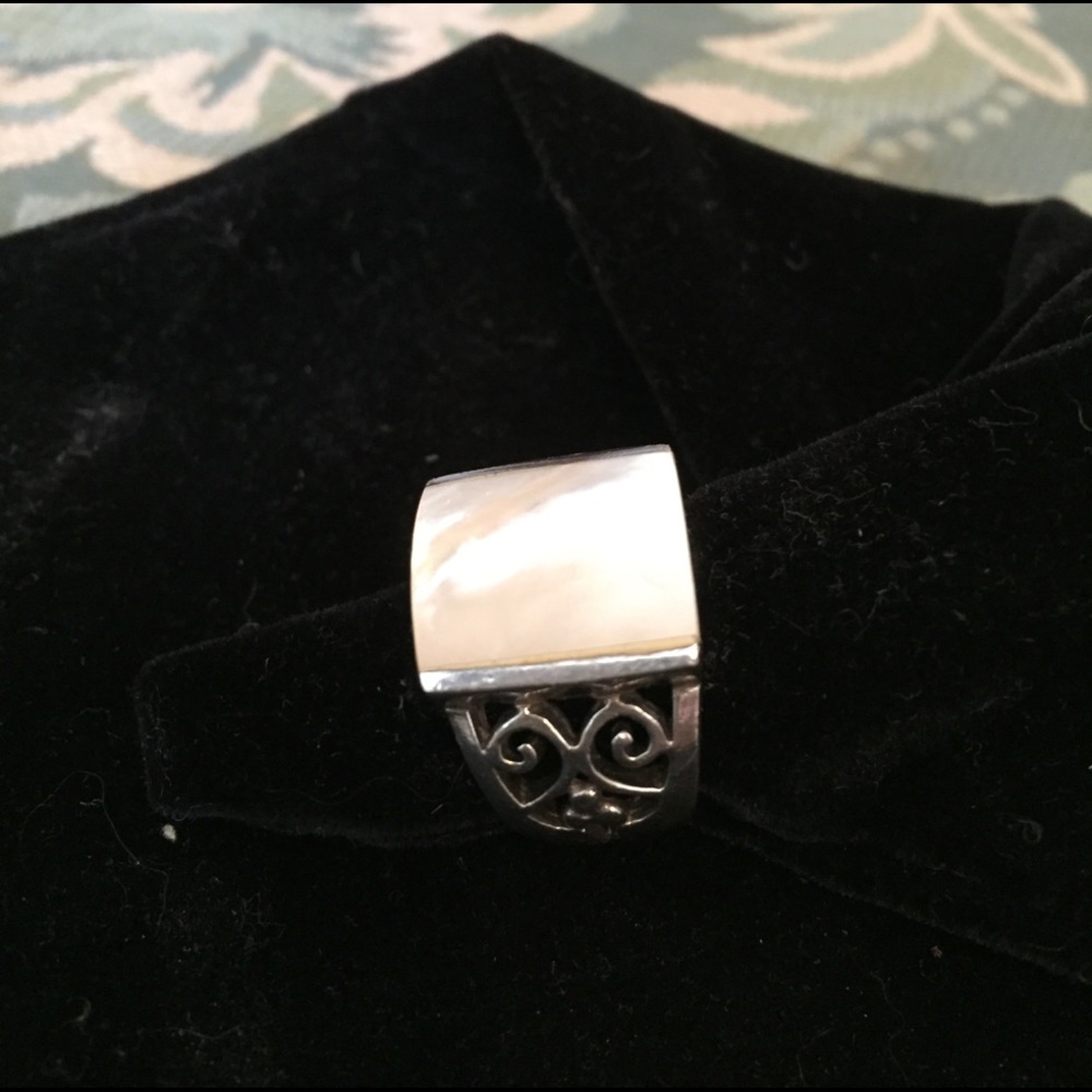 925 Sterling Silver Mother of Pearl Ring