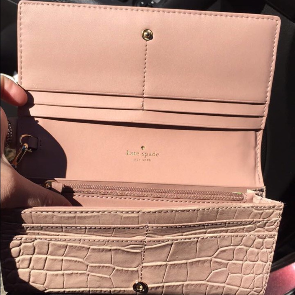 ✨Croco✨ Kate Spade Linney Rosy Beige Wallet✨ - Picture 3 of 8