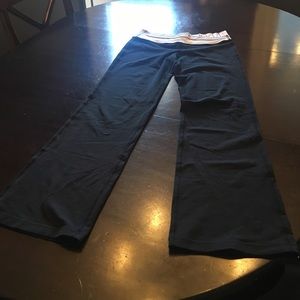 Lululemon pants size 8