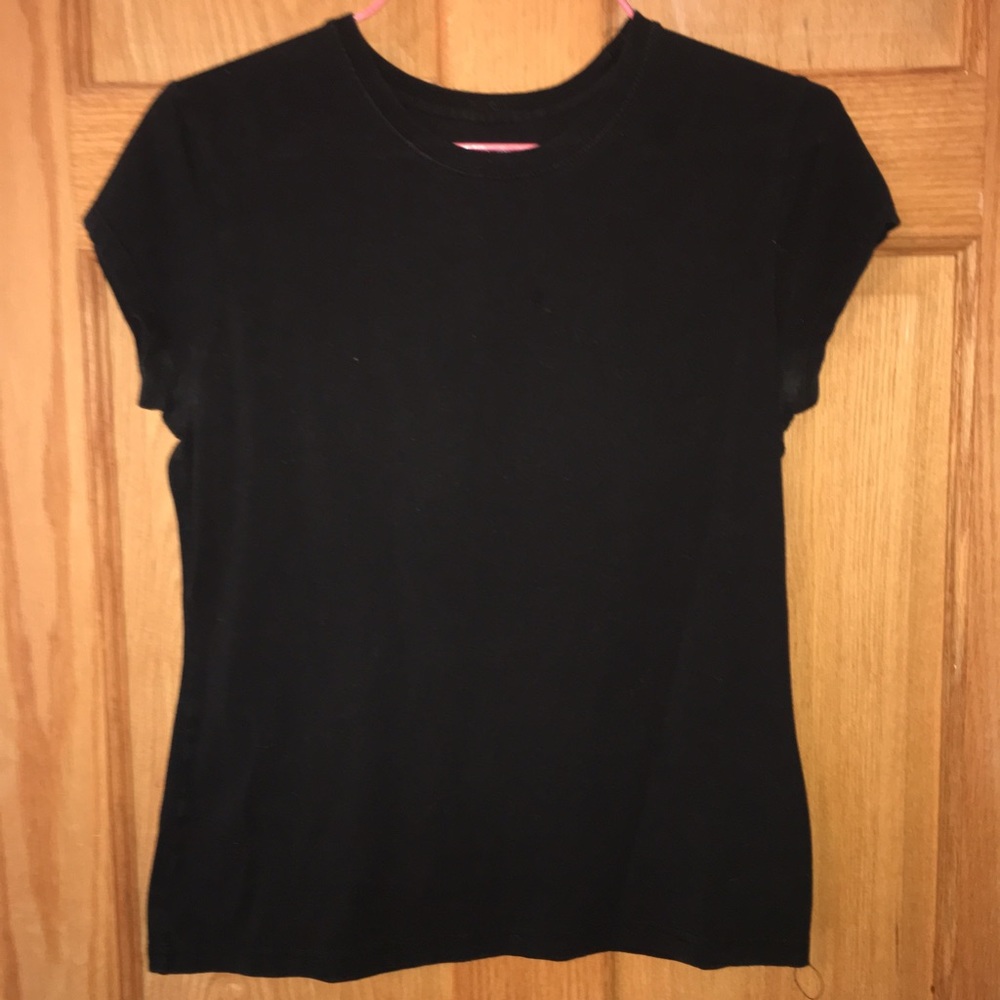 Plain black tshirt
