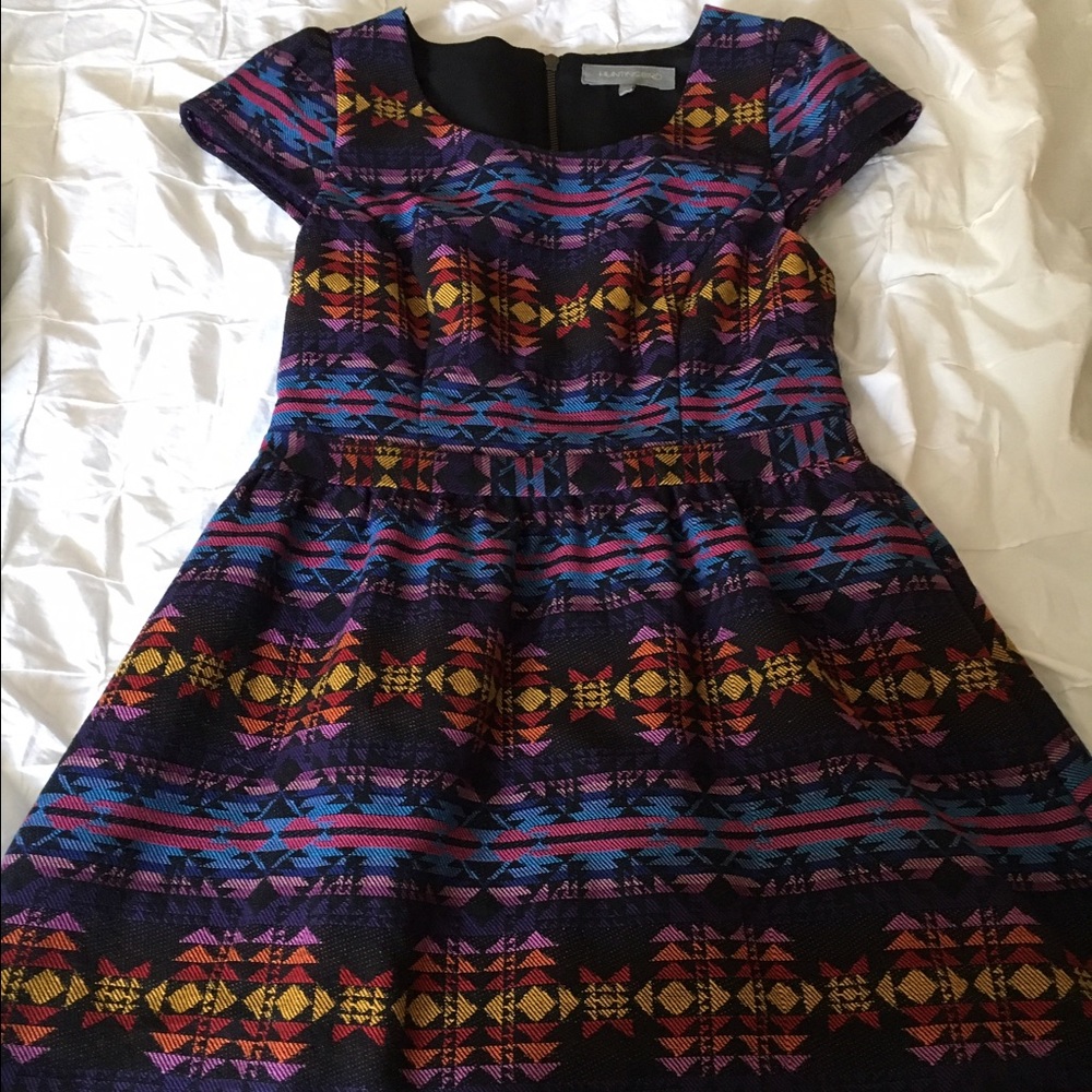 ✨ Huntingbird Beautiful boutique dress with Fantastic pattern