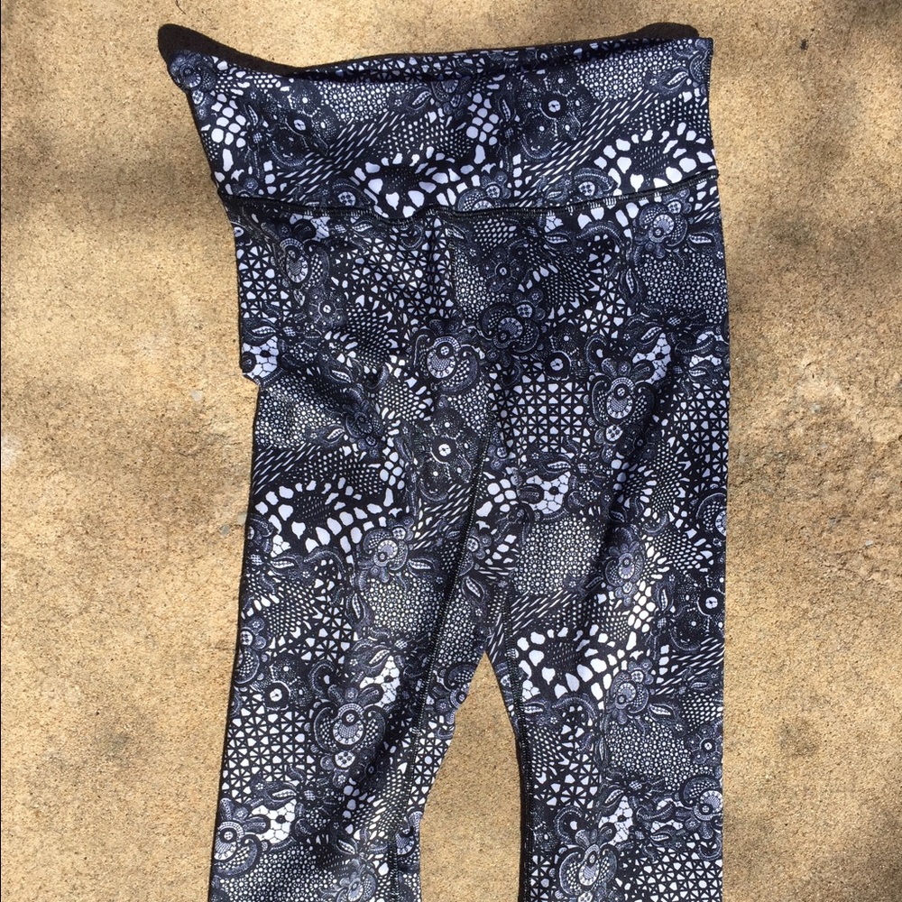 Paisley black and white lulu leggings