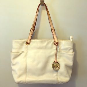 Michael Kors Jet Set Tote