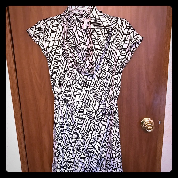 Cute black and white print bcbg g. Dress - Picture 1 of 3