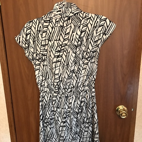Cute black and white print bcbg g. Dress - Picture 3 of 3