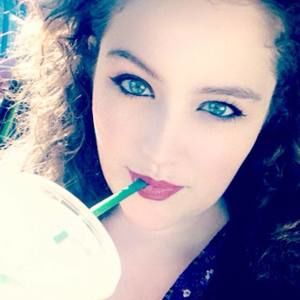 Meet your Posher, Caitlin