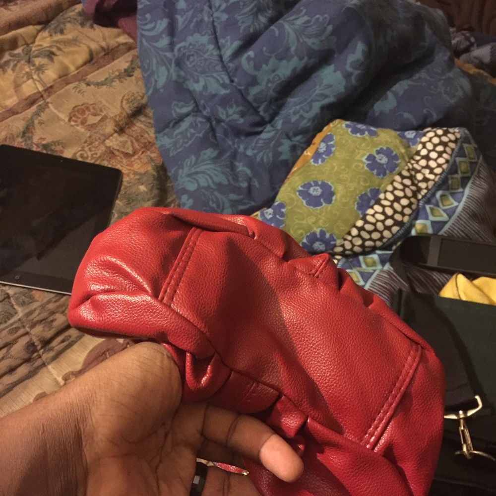 Red bag - Picture 3 of 4
