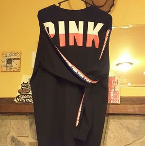 Rare VS PINK campus tee *read more