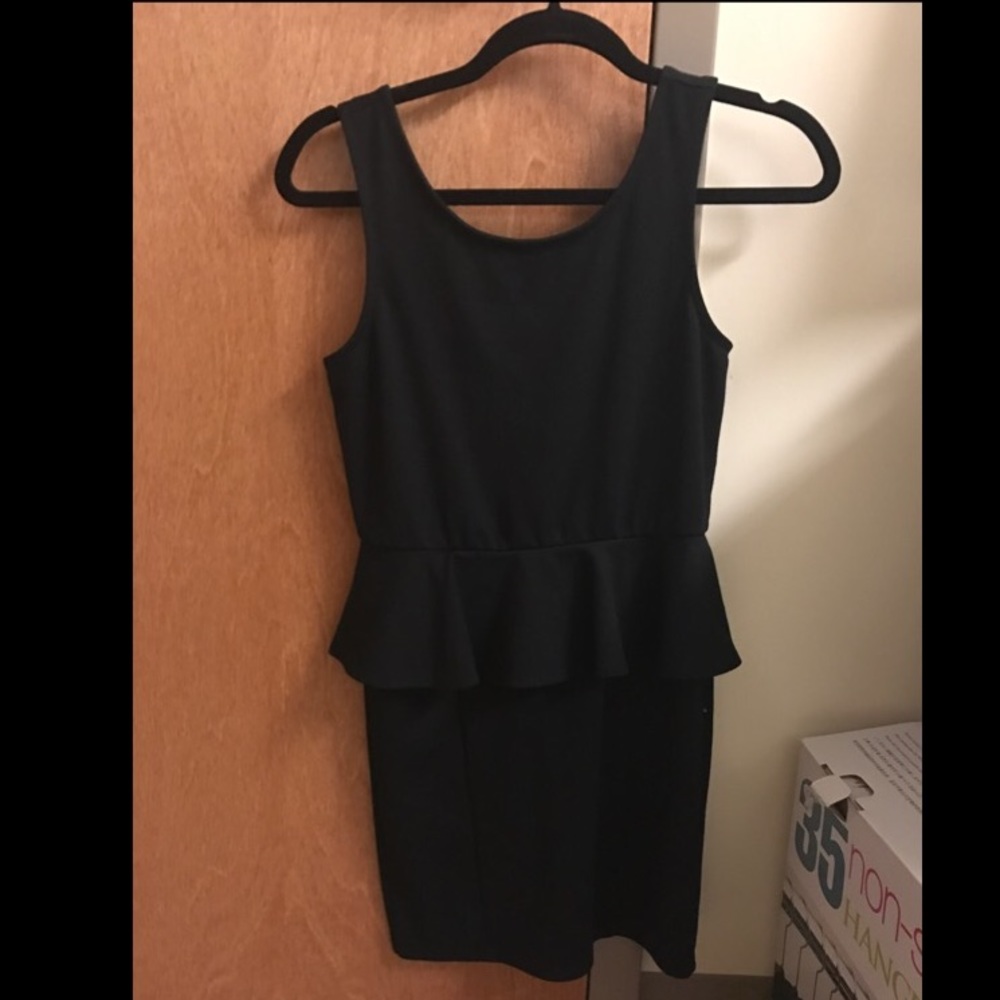 Black American Eagle peplum dress