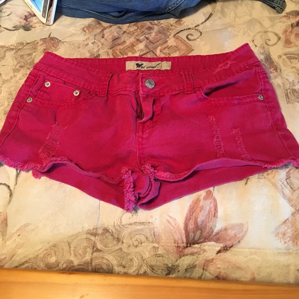 Cute red shorts ❤️