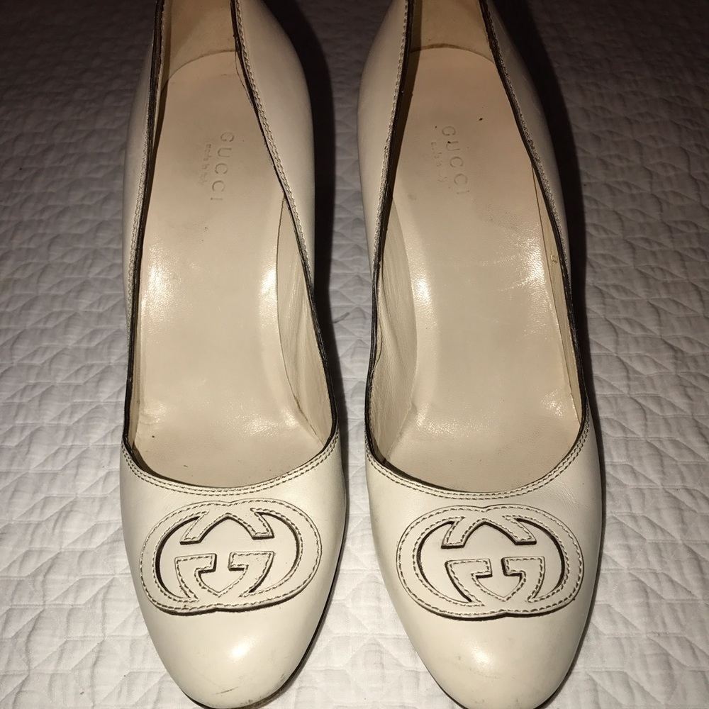 Gucci Classic Off White Pumps