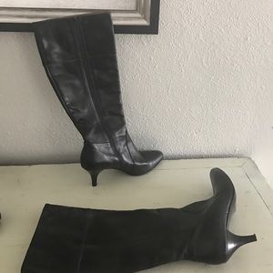 J crew Black leather zip up boots great condition
