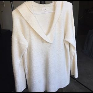 Lou & Grey V-neck sweater w/ hoodie SO SOFT