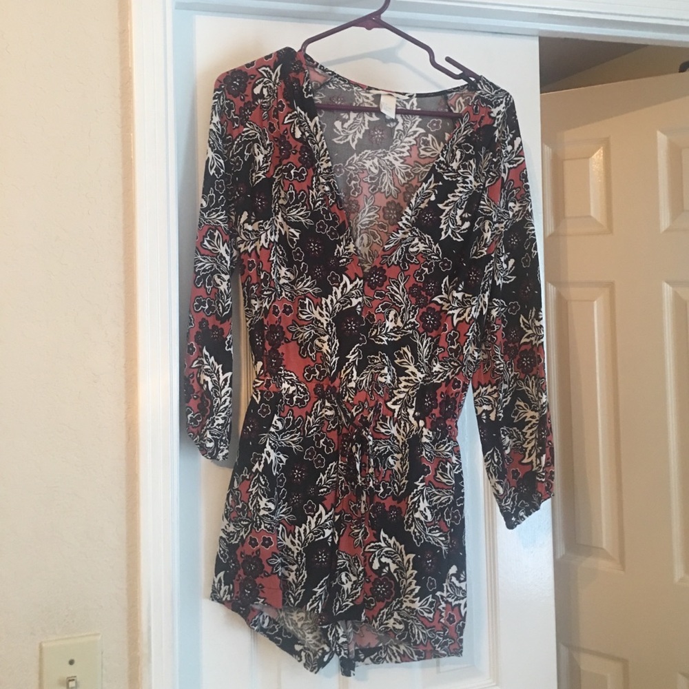 Romper - Picture 3 of 4