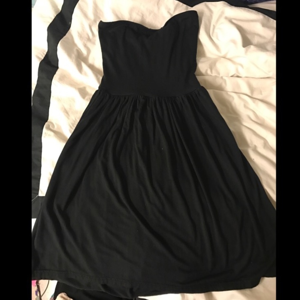 Black stretchy strapless dress
