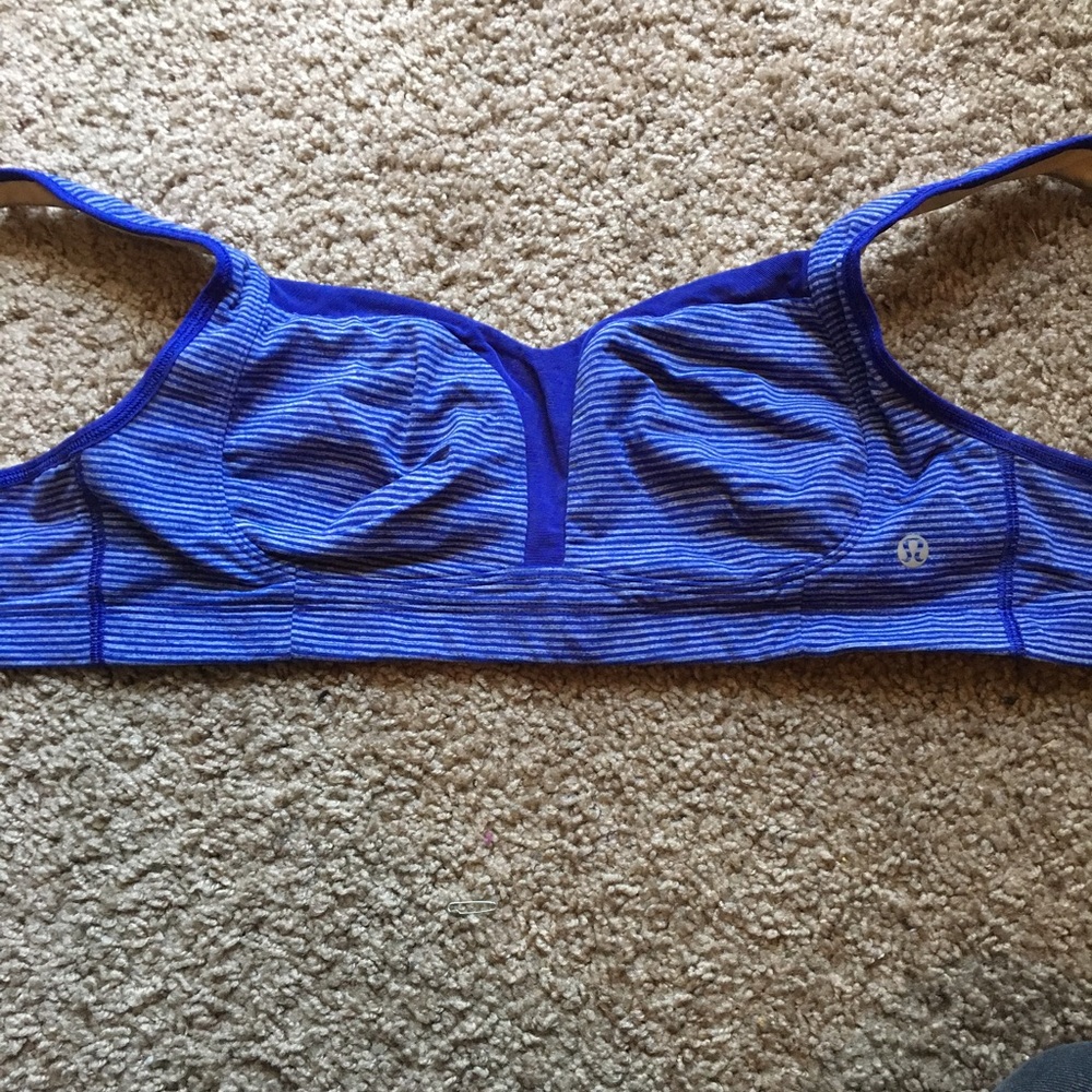 Lululemon sports bra