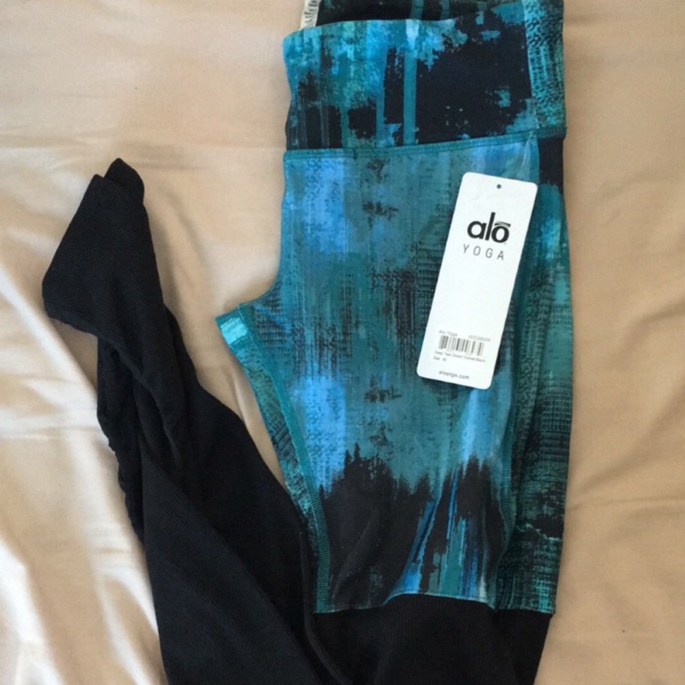 Nwt alo goddess leggings