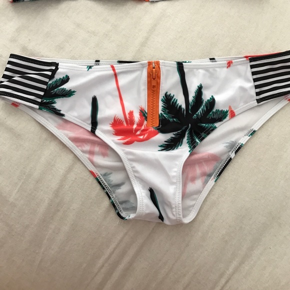 Palm trees bikini never worn! - Picture 3 of 5