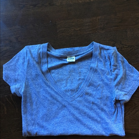 VS PINK v-neck t-shirt - Picture 1 of 4