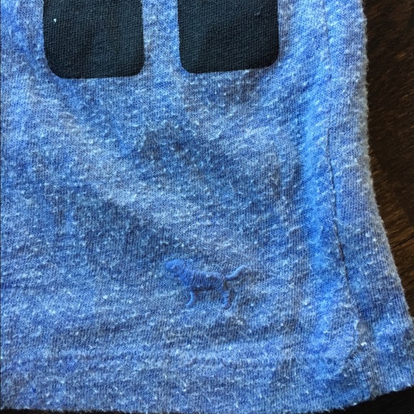 VS PINK v-neck t-shirt - Picture 4 of 4