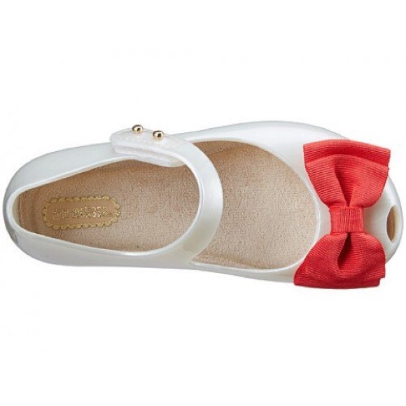 β€πMini Melissa Ultragirl W/ Red Bowβ€ - Picture 3 of 5