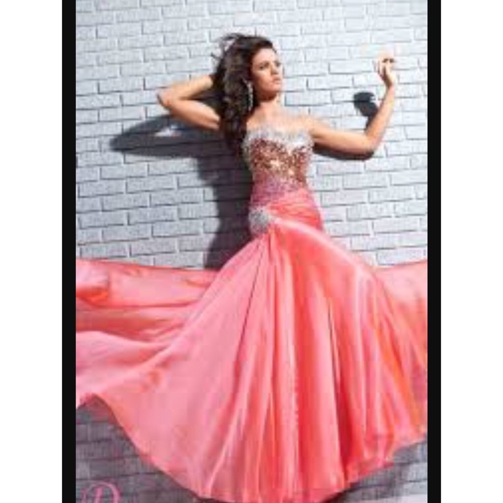 Tony Bowls Le Gala Dress