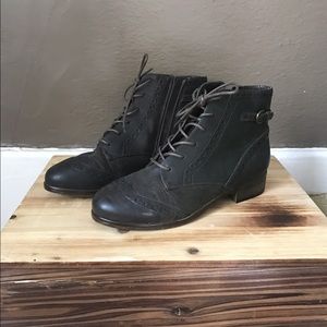Tie Up Ankle Boot