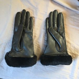 UGG Gloves (Small)