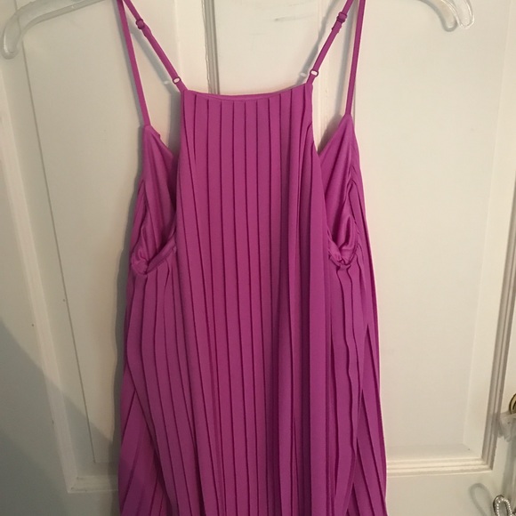 Adorable pink top from EXPRESS! Final sale! - Picture 3 of 3