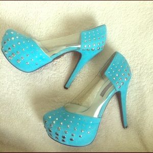 ✨SALE✨SNOOPY | Mojo Moxy Pumps