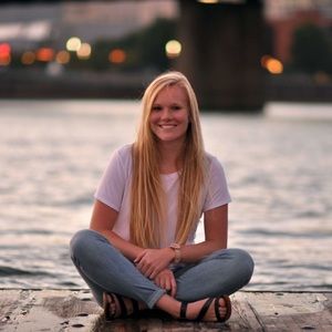 Meet your Posher, Brooke