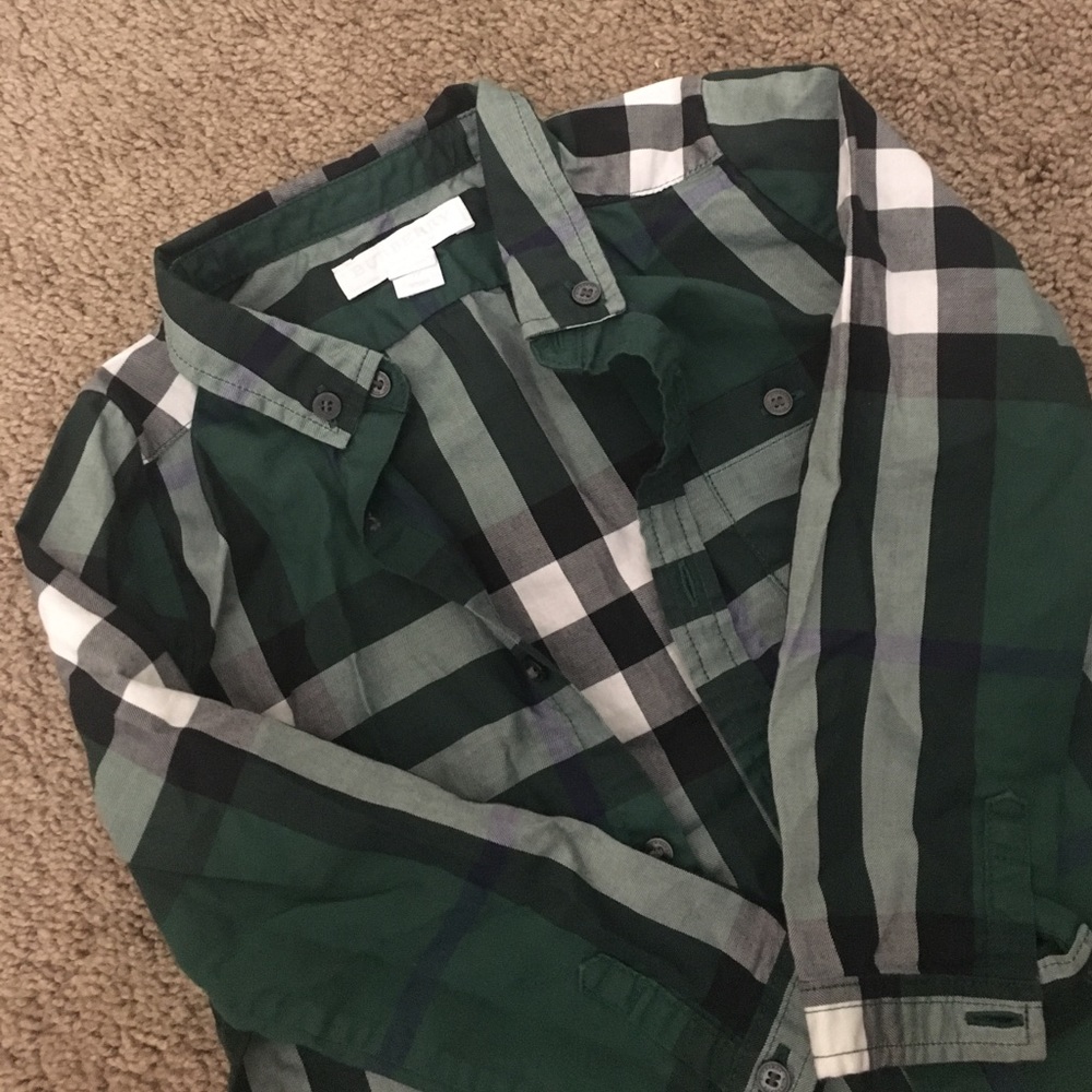 BURBERRY BUTTON UP