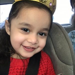 Meet your Posher, Elia