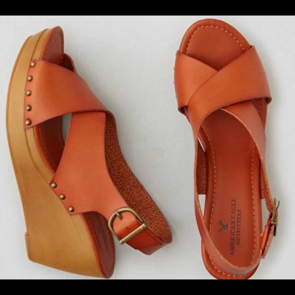 AEO Cross -Band Wedge Sandal - Picture 2 of 3