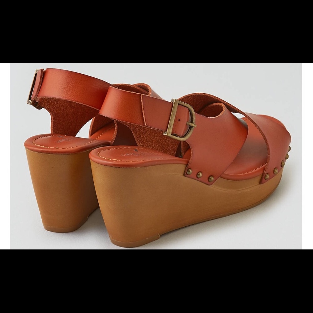 AEO Cross -Band Wedge Sandal - Picture 3 of 3