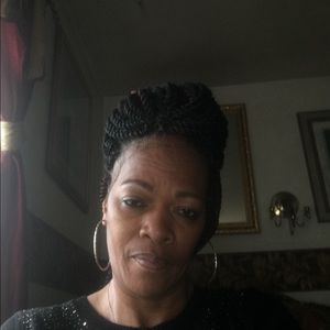 Meet your Posher, Cassandra