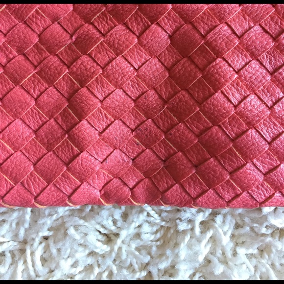 SOLD ✨FREE WITH PURCHASE✨Coral clutch - Picture 5 of 5