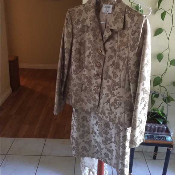 Formal suit - Picture 2 of 3