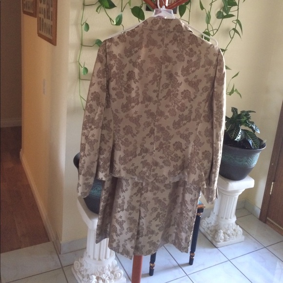 Formal suit - Picture 3 of 3