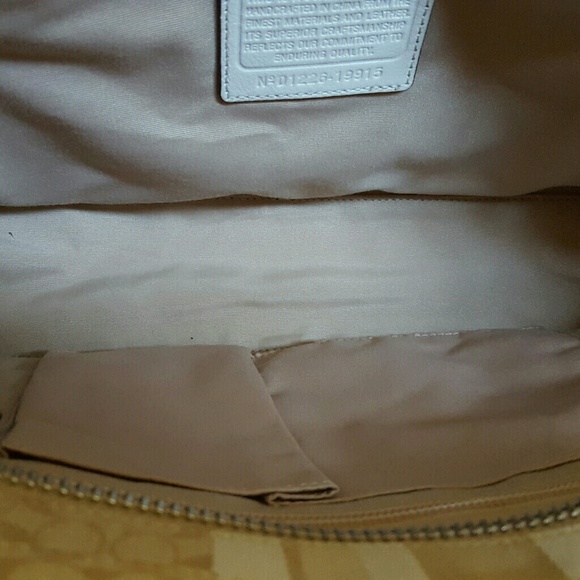 🛇SOLD🛇Coach Legacy Collection - Picture 5 of 7