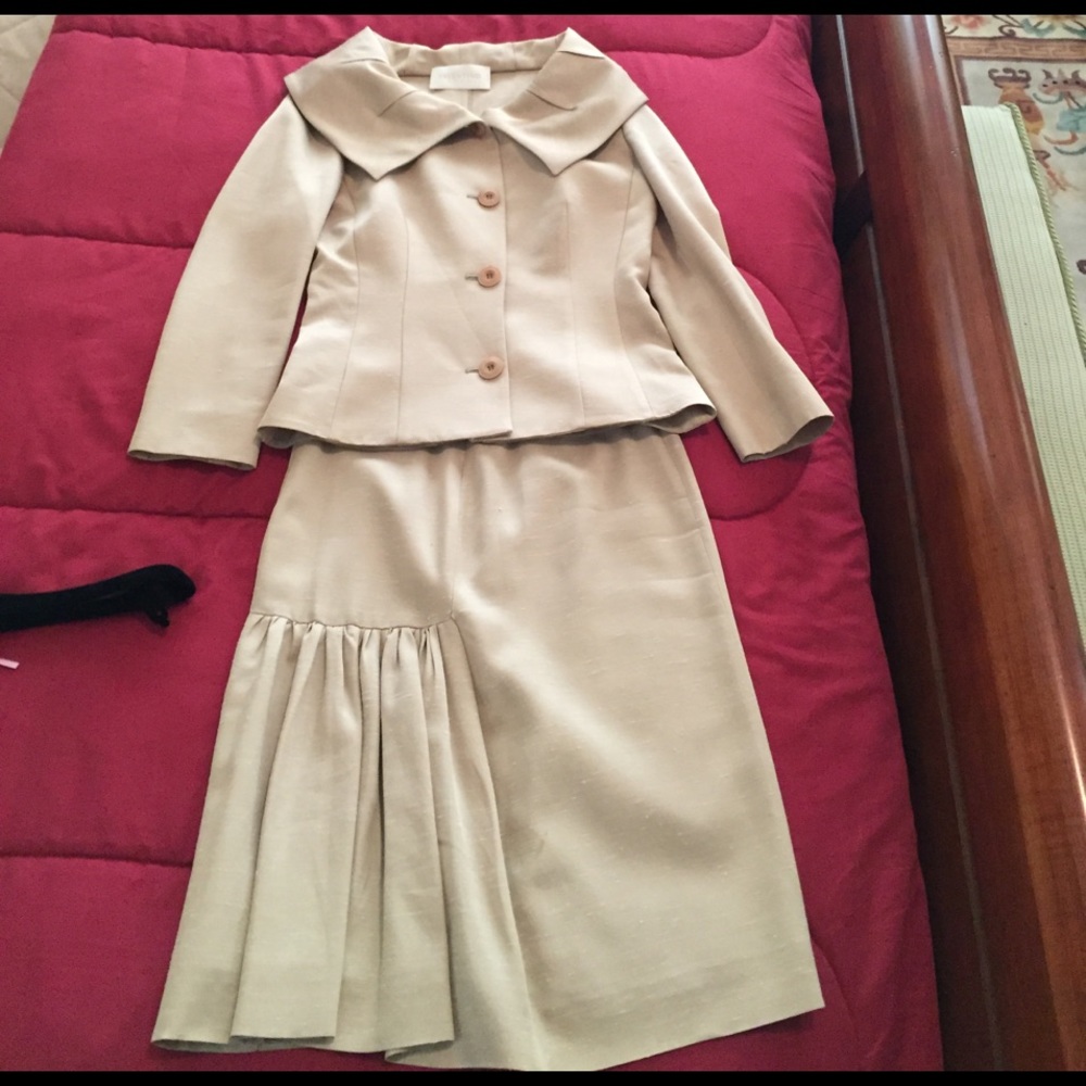 Silk Valentino suit with skirt