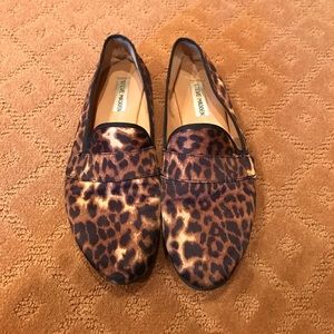 STEVE MADDEN leopard slip ons