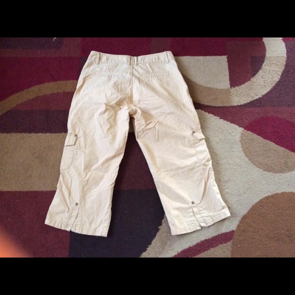 Women's Cargo Capri size 5/6M Kacki