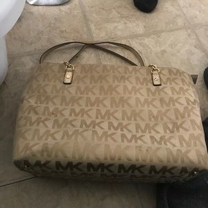 Michael kors purse