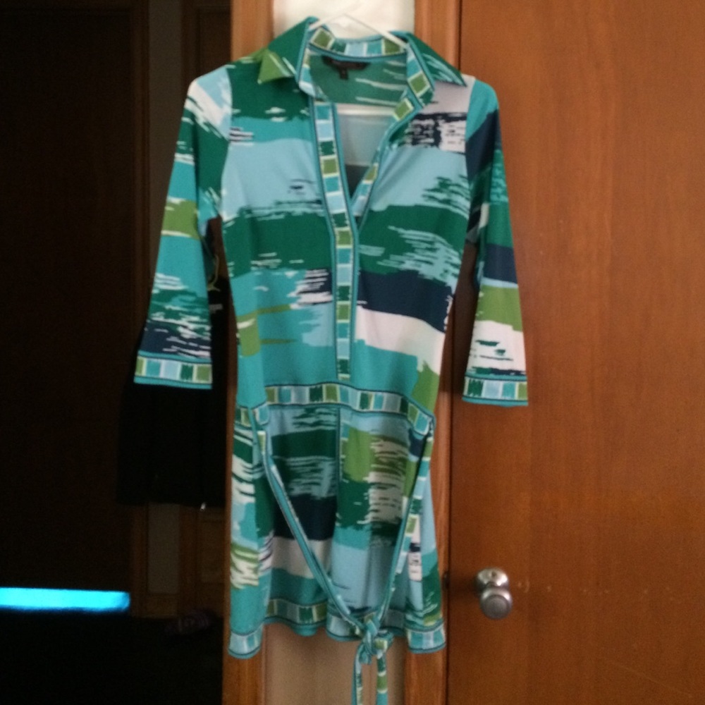 Bebe dress xxs. Super cute collar and tie.