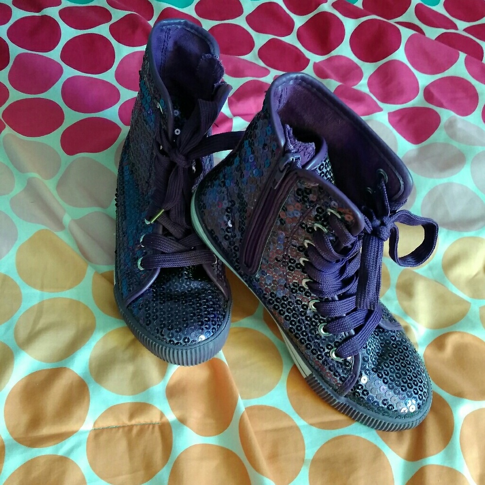 Purple sequins shoes